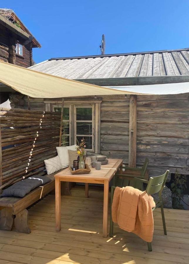 Sauefjoset - Idyllisk Gardstun Fra 1800-Tallet Skjåk Zewnętrze zdjęcie